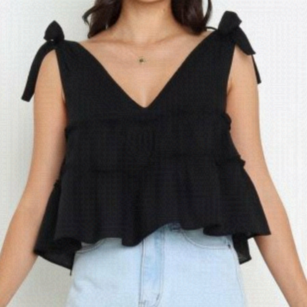 Petal & Pup V Neck Cropped Tie Straps Women Top Erenda, Black, size 0 NWT